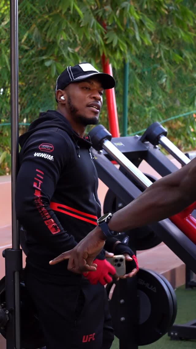 Coaching en salle — leg press gym partenaire Marrakech