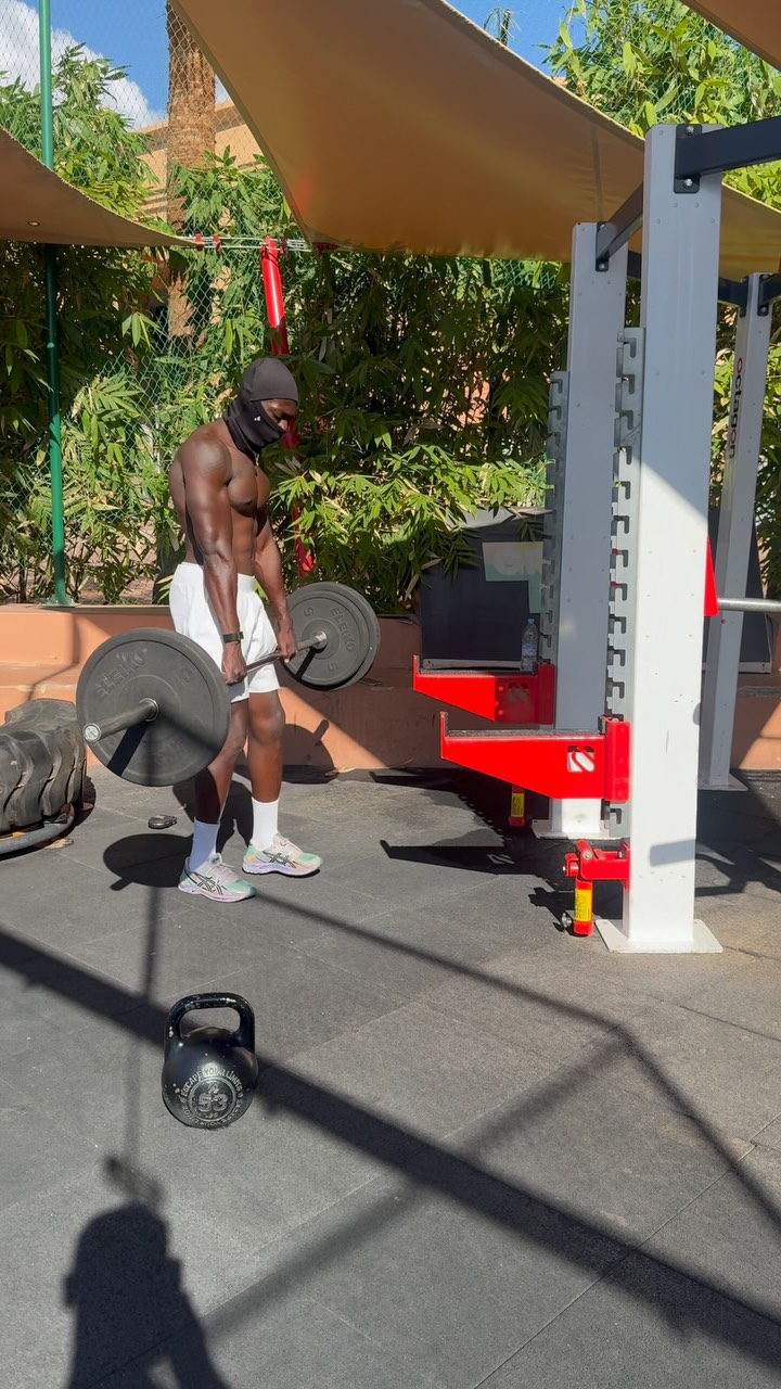 Coach Brandon deadlift outdoor